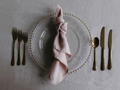 Accents One - Gold Bead Glass Charger Plate & Six piece Gold Cutlery